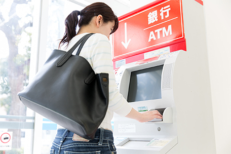 リボ払いはカードローンで一括返済できる！支払いの負担を軽減する方法とは