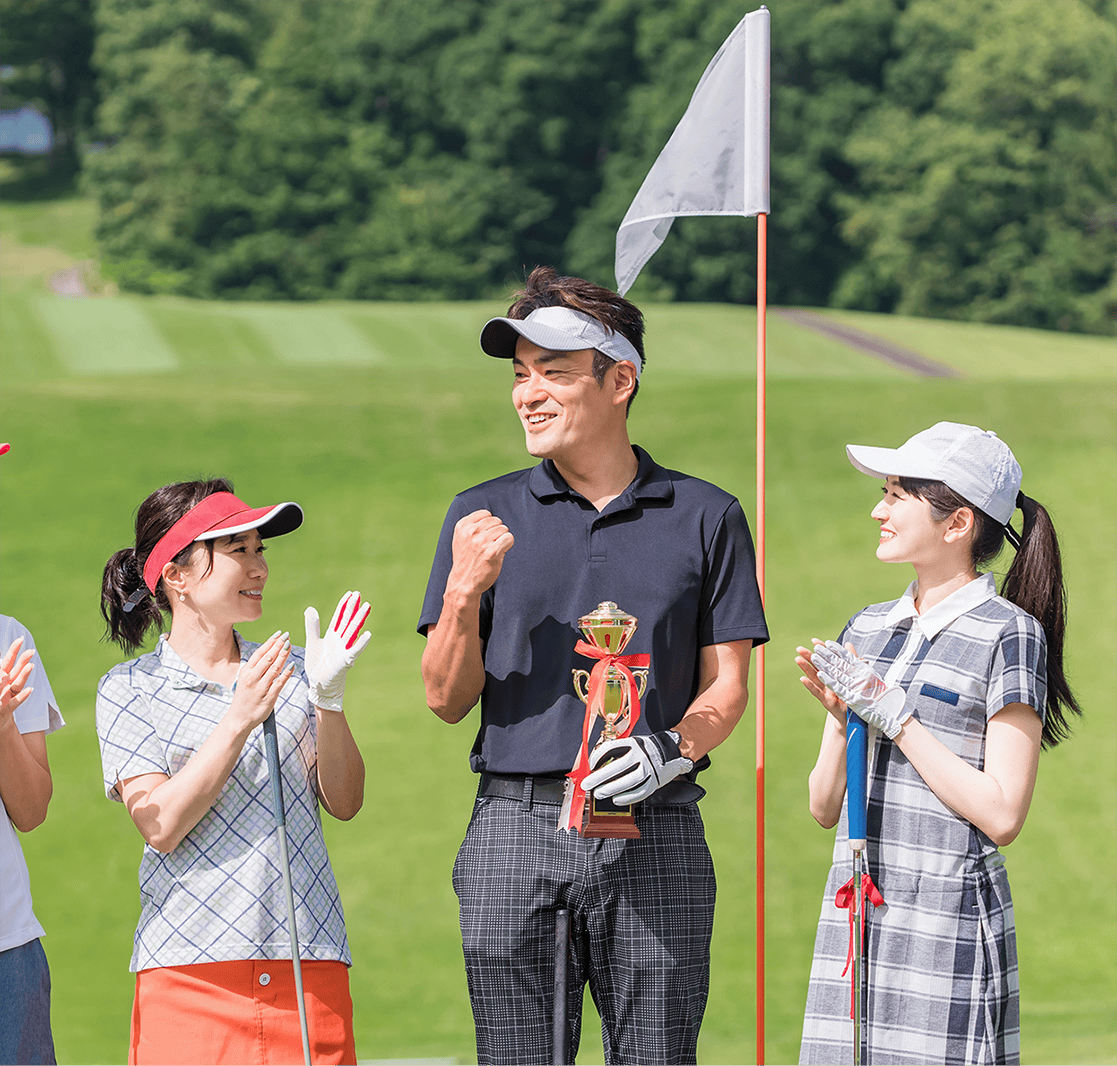 ゴルフコンペで優勝した男性社員